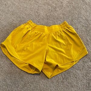 Lululemon Hotty Hot 4” Tall gold/yellow
